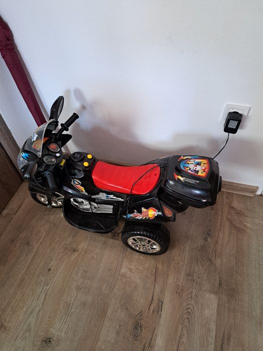 Motocicleta cu baterie pentru copii