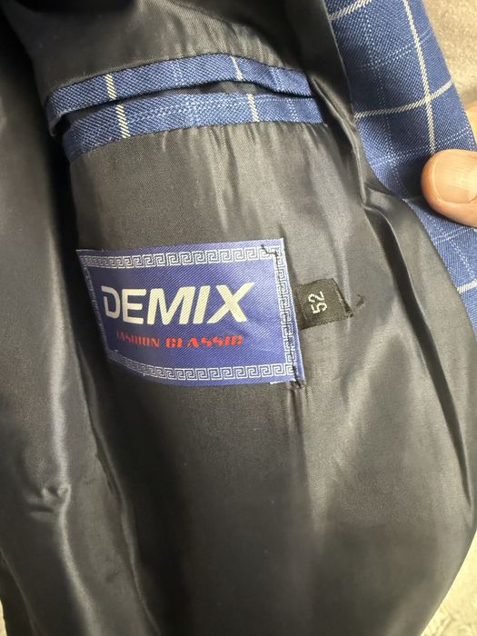 Продам костюм новый