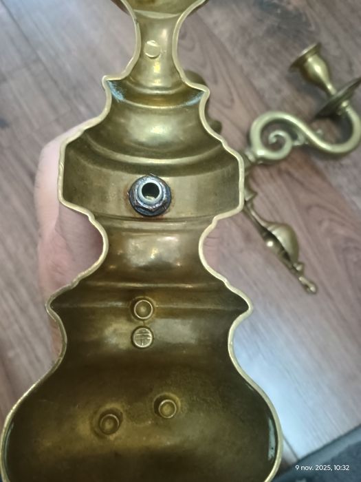 Set doua aplici din alama.