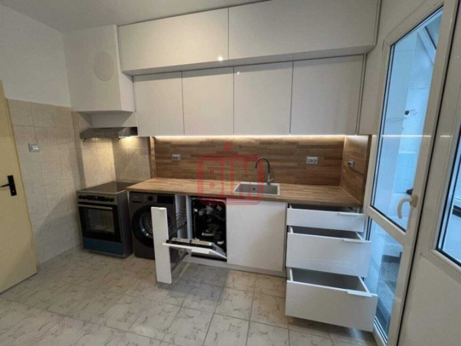 Продава се Тристаен апартамент в Пловдив, Център - 87 кв.м за 991 €/кв.м - Снимка #1
