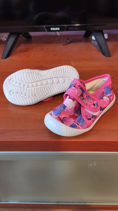 Детски Обувки за Момиченце 2-3 години много запазени и нови