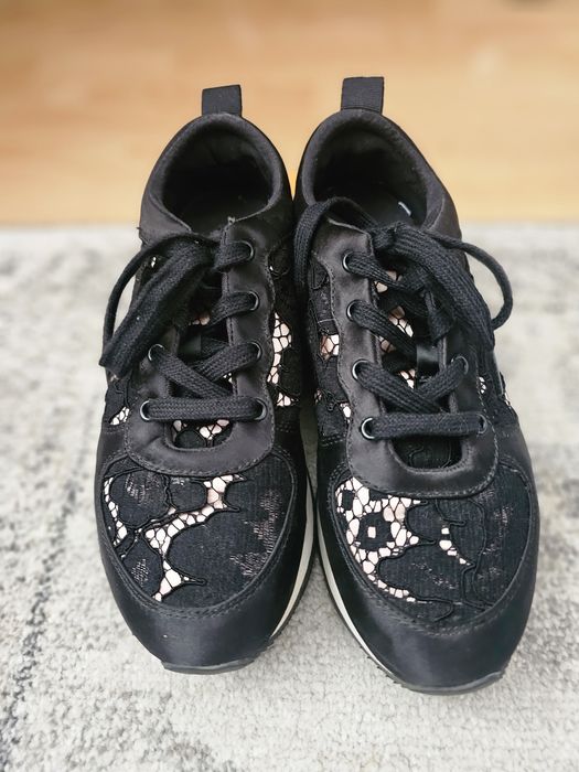 Pantofi sport, Zara