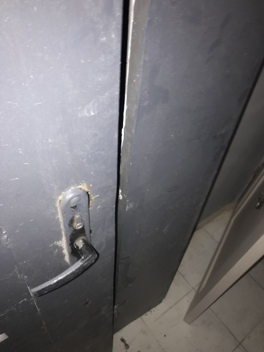 Продам дверь металлическую