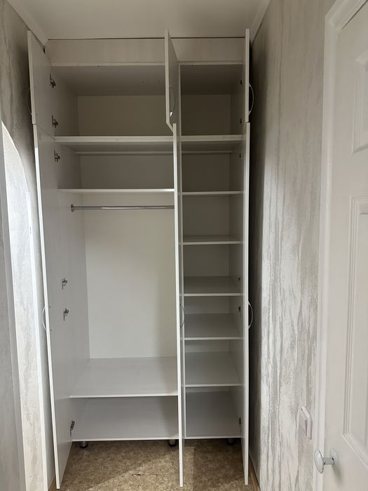 Продам распашной шкаф