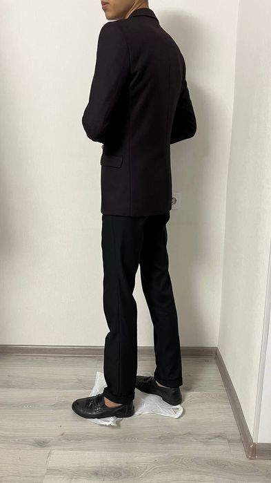 Мужской костюм Massimo Dutti