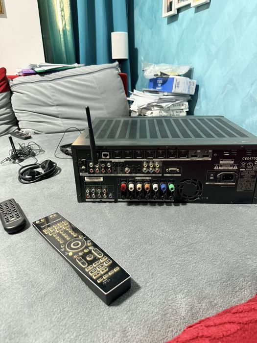 Vand sau schimb Amplificator HK AVR 370