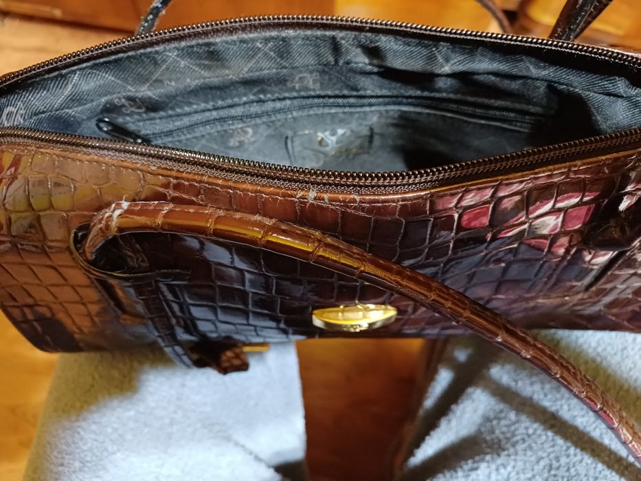 Poșetă  piele  de crocodil