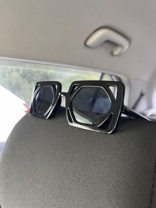 Очки солнцезащитные