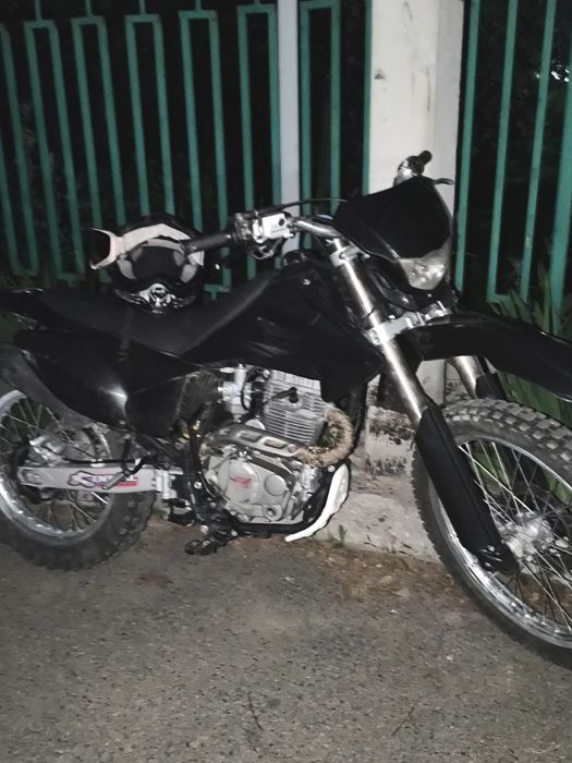 Продаю Эндуро 250куб (165FMM)