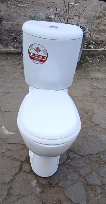 Б/у унитаз сотилади.