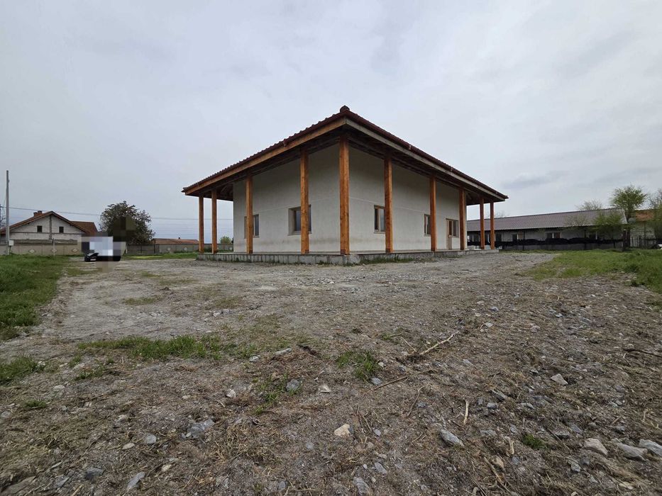 Casa noua 100 mp utili, in centru Agighiol, cu teren 1400 mp, apa, canalizare, racord electric trifazic (TVA deductibil integral !)