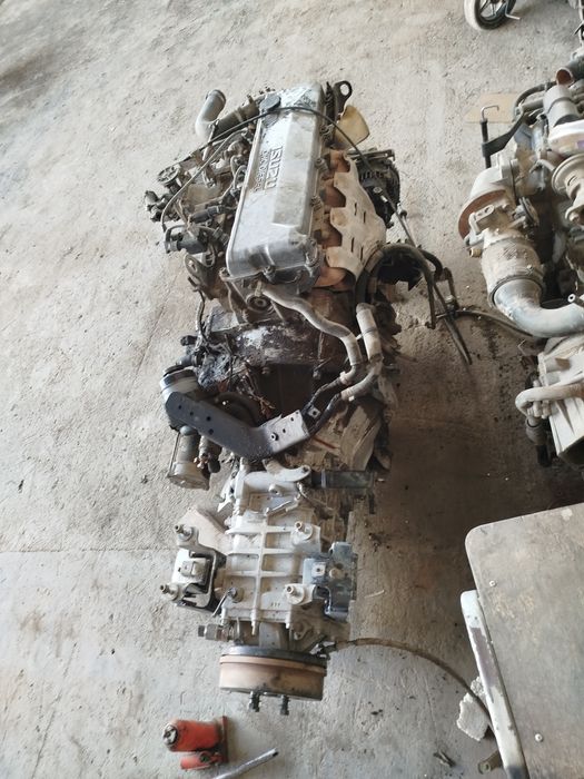 Isuzu avtobus mator karobka