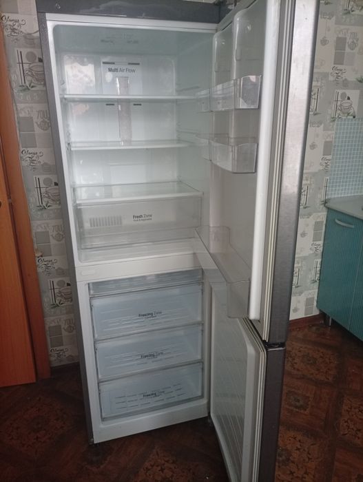 Продам холодильник