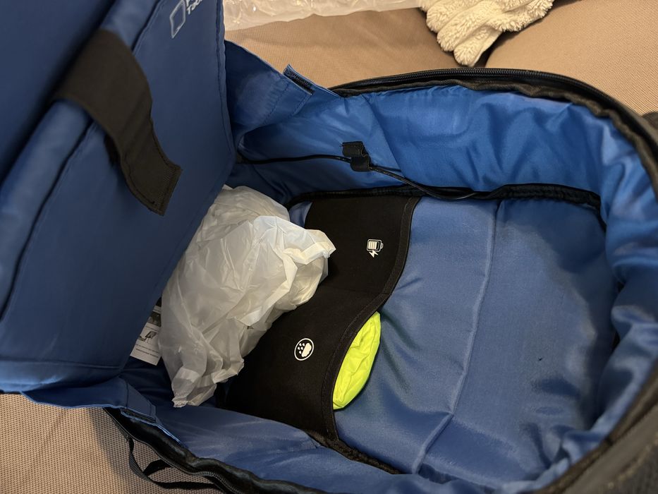 Ruxac antifurt cu spatiu pentru laptop si tableta