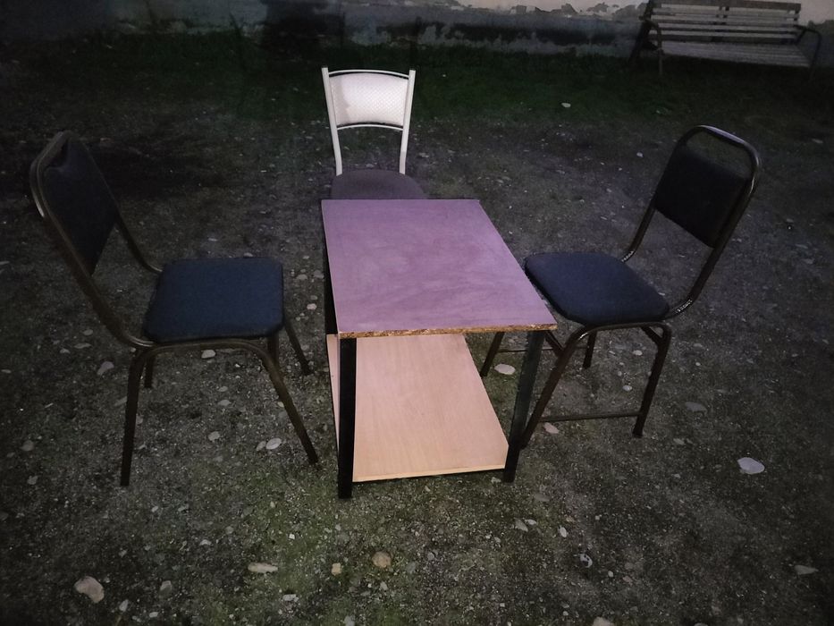 Продается стулья.