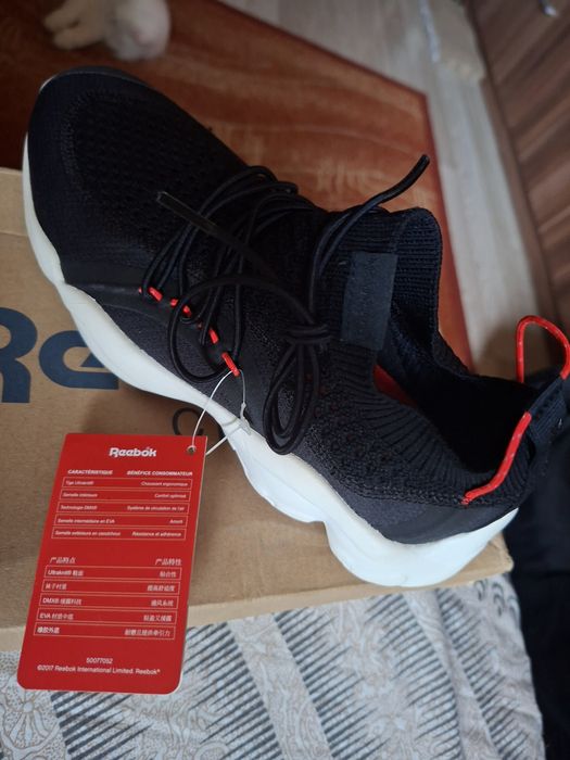 Vind adidași Reebok mărimea 36-37 nefolosit nou