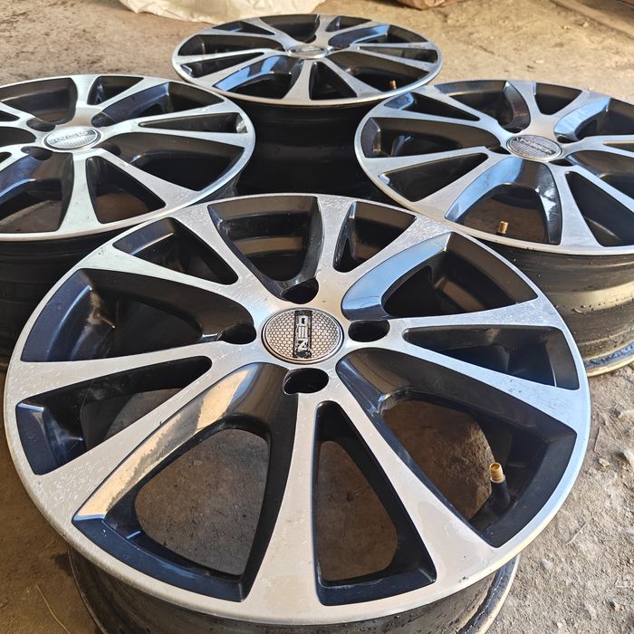 R15 PCD 4*100 Комплект легкосплавных дисков