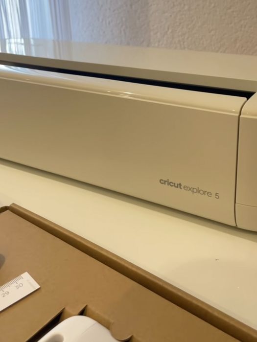 Cricut explore 5 deluxe bundle