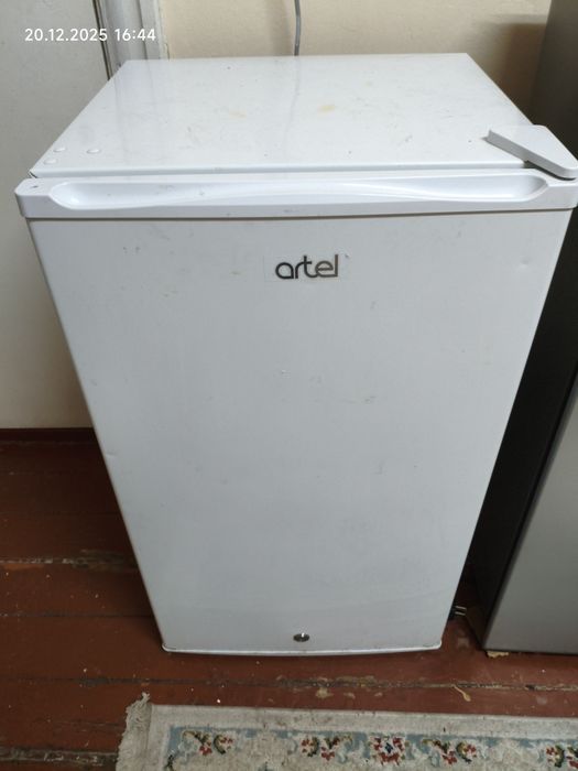 Продам холодильник на запчасти