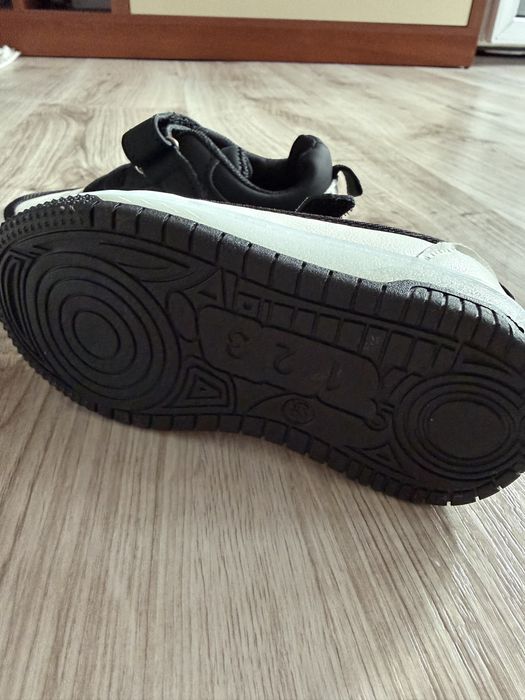 Adidasi noi copii nr 25