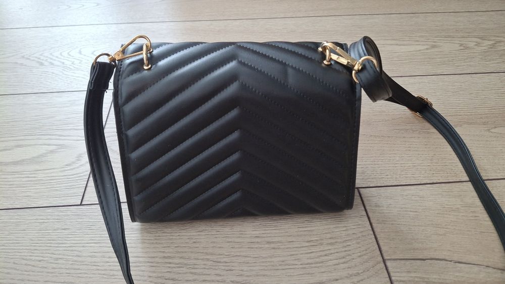 Мини чанта черна