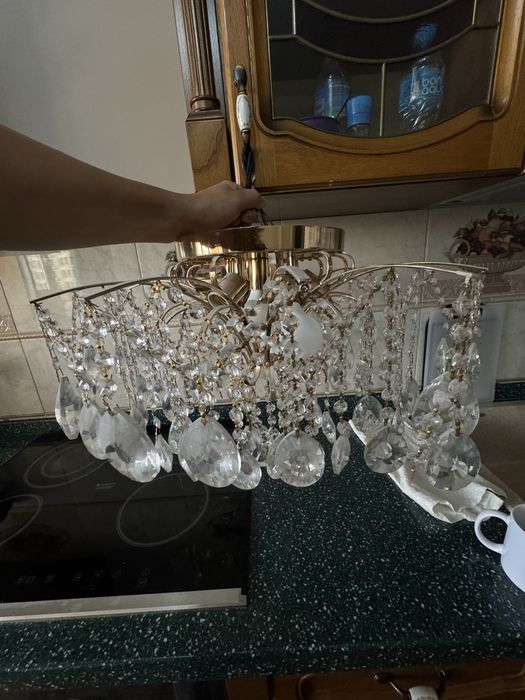 Продается люстра