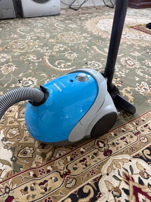 Пылесос Samsung.