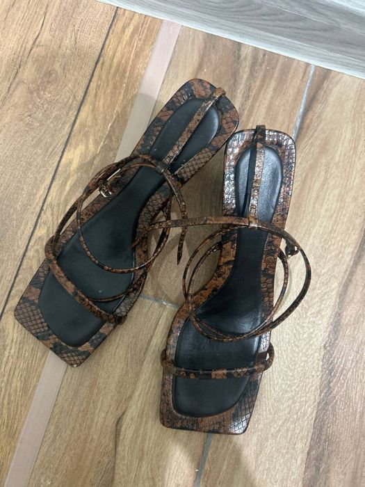 Босоножки ZARA 40