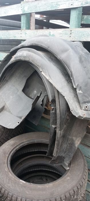 Подкрылки Ауди 80