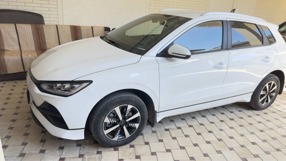 BYD E2 LUXURY full pozitsiya