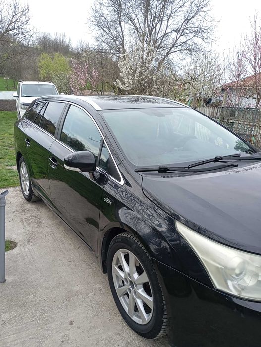 Vând Toyota avensis 11/2009, motor 2.2,177 HP,cutie automată