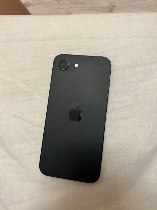iPhone 16e nou .