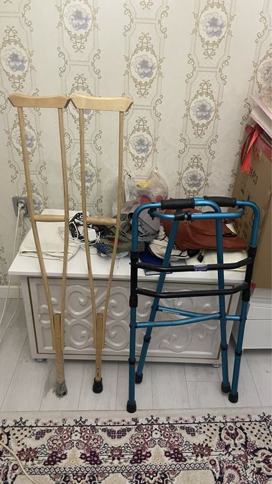 Костыль  немецскиц и деревяный