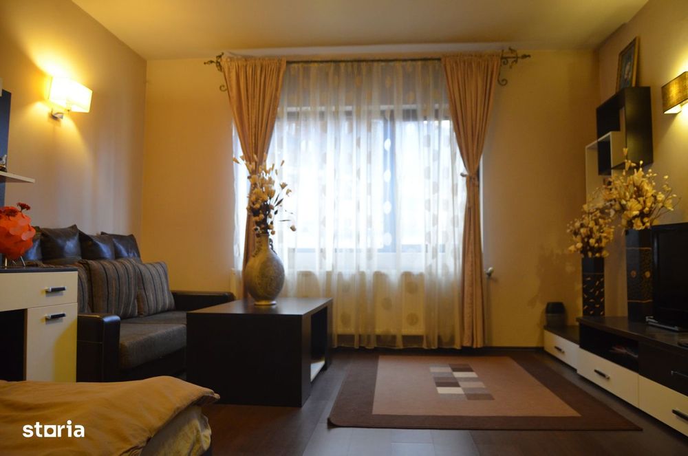 Pensiune functionala situata in Sinaia,Spațiu comercial de 1154 mp