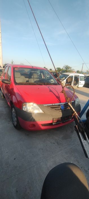 Dezmembrez Dacia Logan