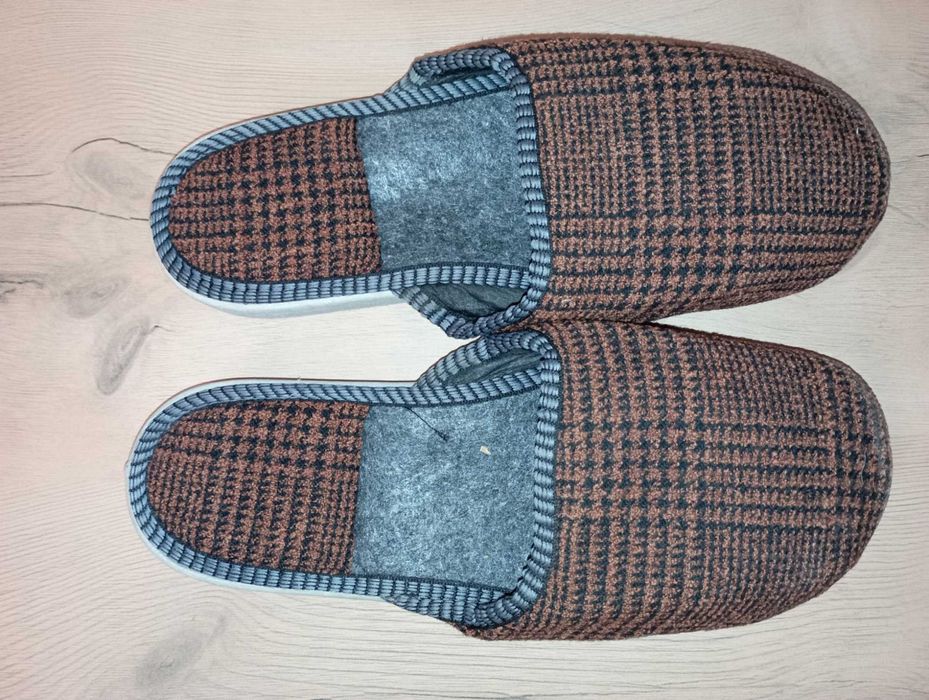 Домашни чехли № 42 и № 44