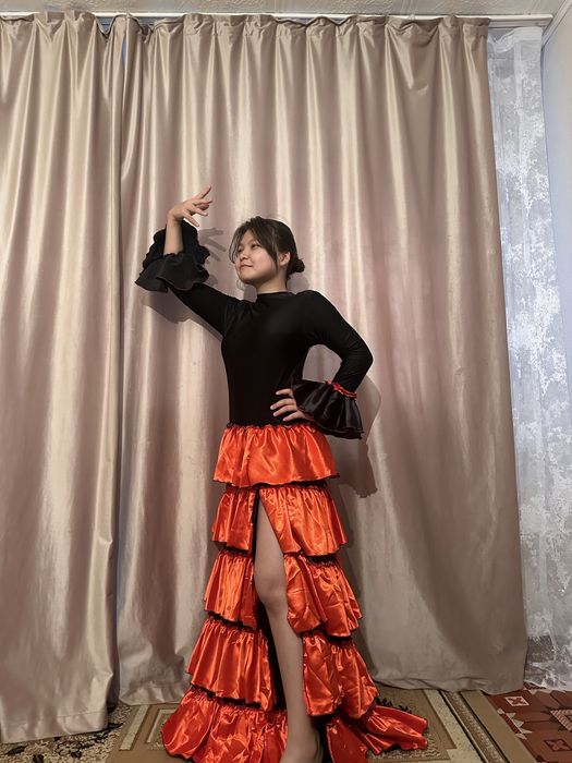 Срочно продаю Народные костюмы