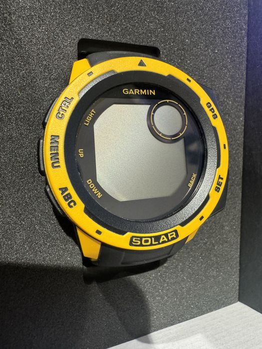 Часы Garmin Instinct Solar