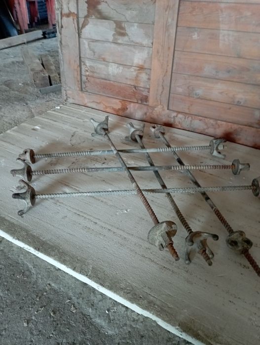 Шпилки за кофраж