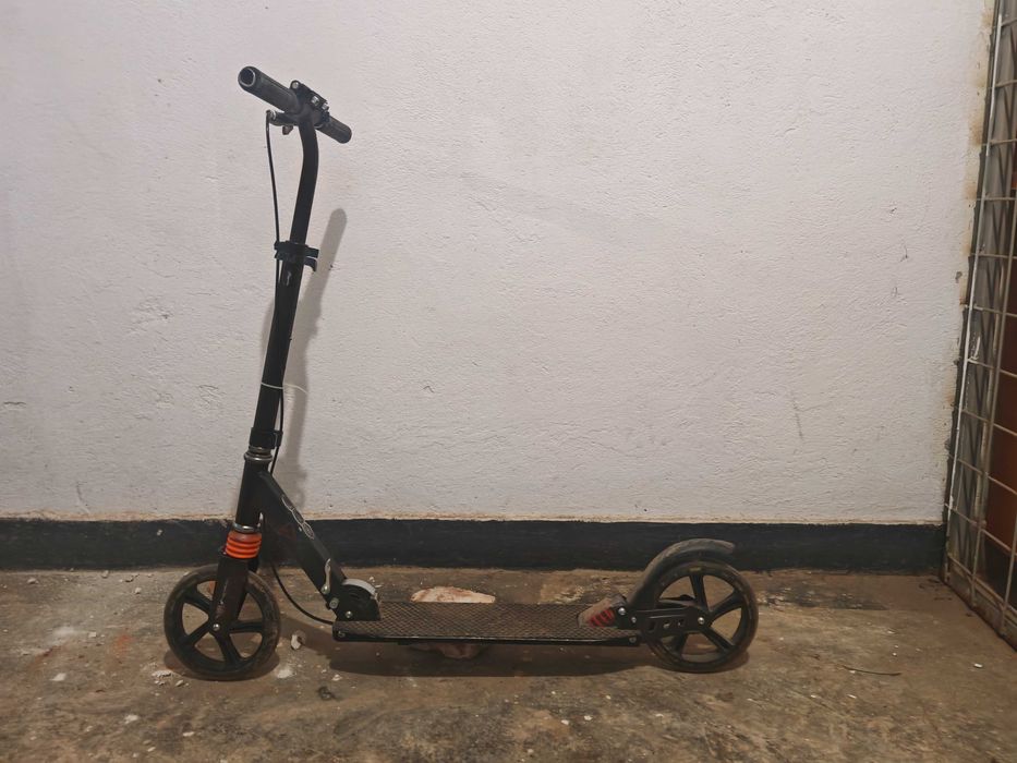 Vând biciclete, trotineta, cuști păsări, anvelope, cusca rozatoare