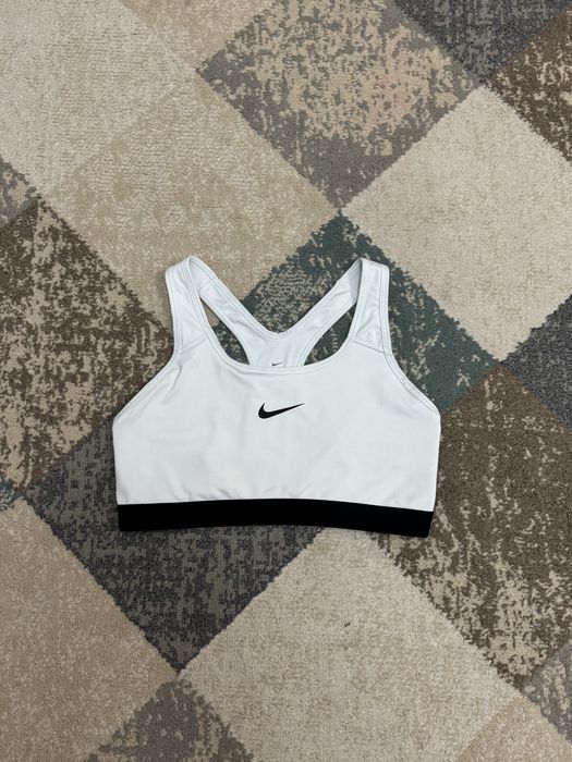 Дамско бюстие Nike