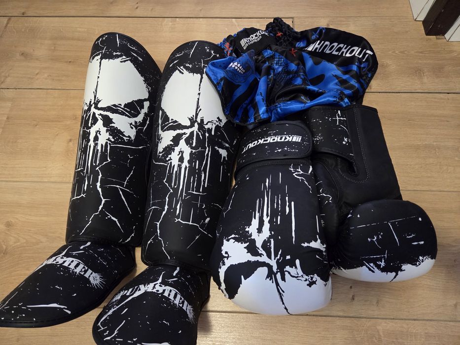 Vând tibiere, manusi și șort Knockout