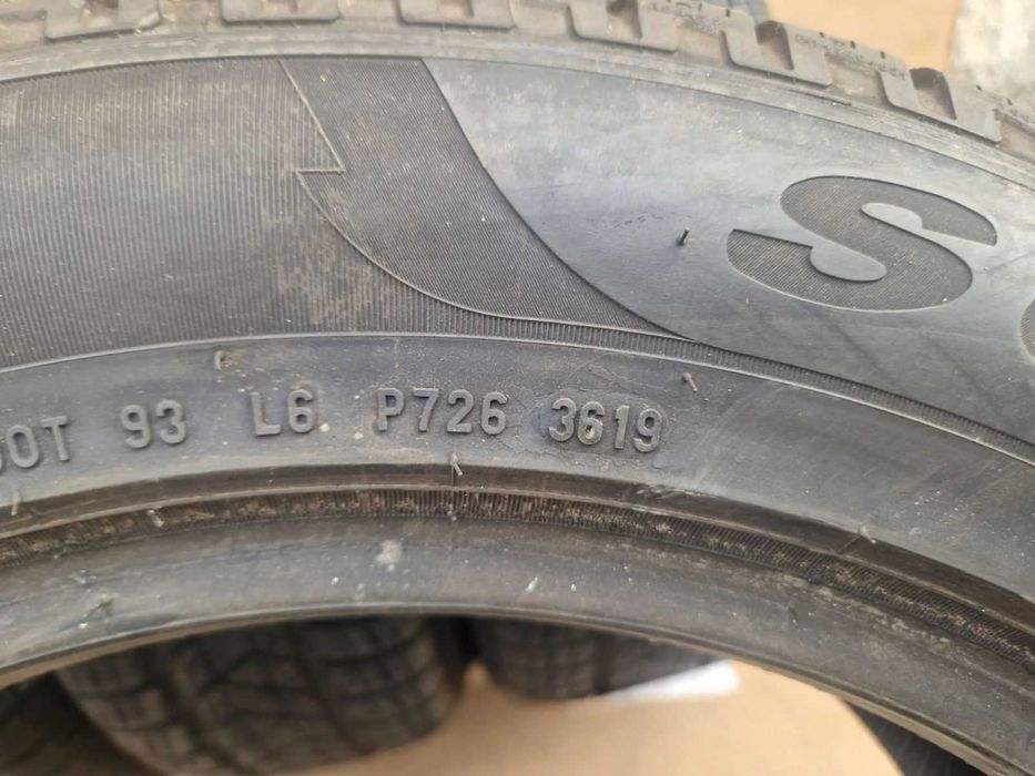 4 Pirelli R17 215/60
Зимни гуми 
DOT3619