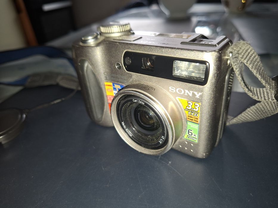 Sony DSC-S75, lentile Carl Zeiss, made in Japan, colecție