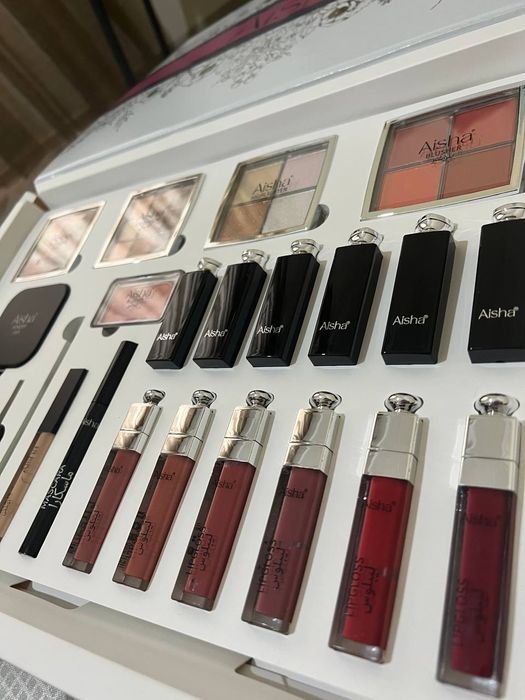 " AISHA " cosmetics naborimiz!         

To’plam ( dior )