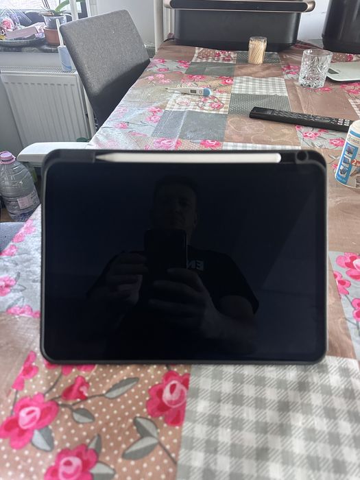 Vand iPad Pro 11’ M4 512GB Wi-Fi + Cellular + Apple Pencil Pro, 99% baterie, factură și garanție pana in iulie 2027 la Orange