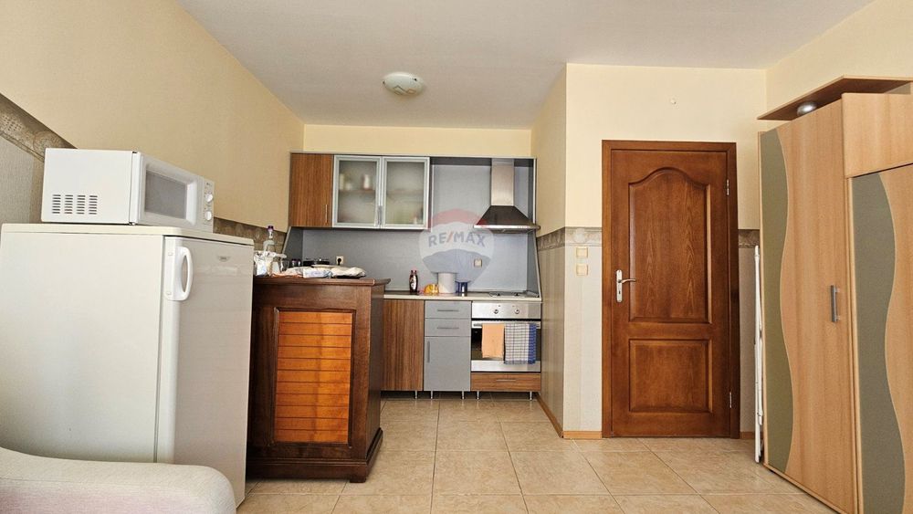 Продава се Тристаен апартамент в с. Топола, Област Добрич - 78 кв.м за 1142 €/кв.м - Снимка #1