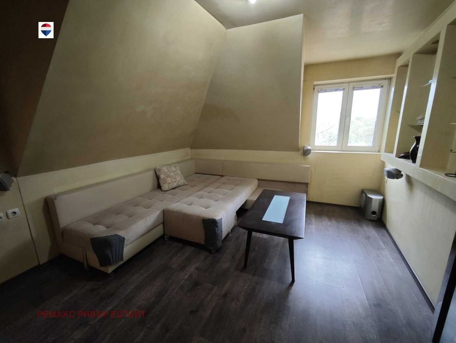 Тристаен апартамент с паркомясто за продажба кв. Хъшове