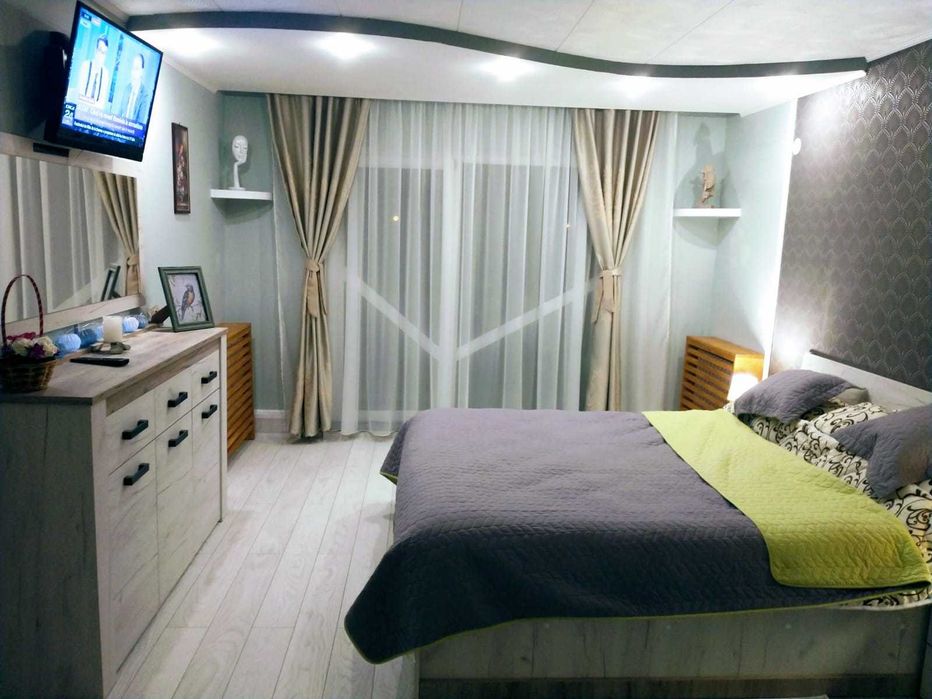 Regim Hotelier, stradal, decomandat, parter.