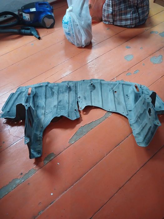 Запчасти на тойота карина е